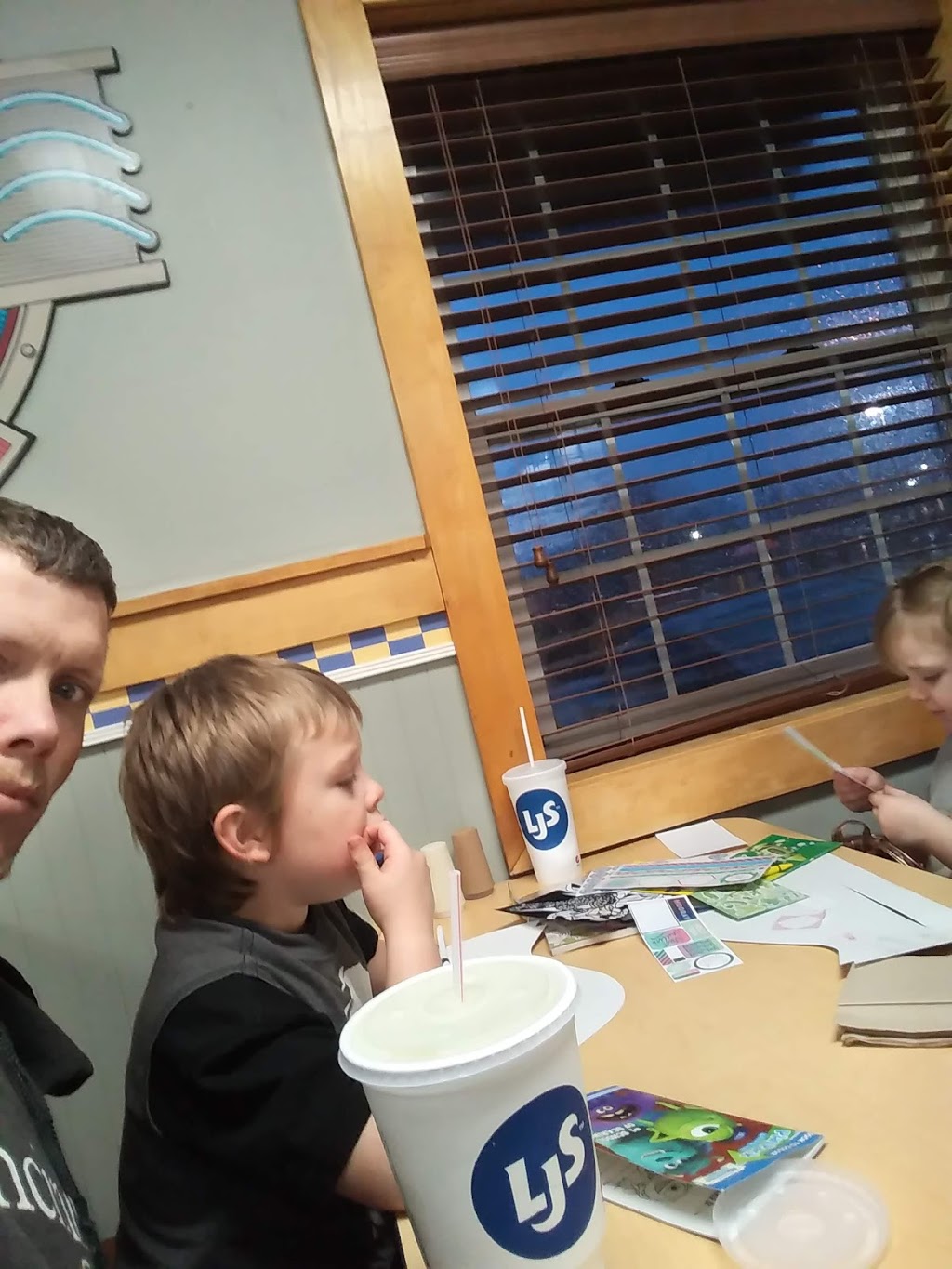 Long John Silvers | restaurant | 1304 S Breiel Blvd, Middletown, OH 45044, USA | 5134222859 OR +1 513-422-2859