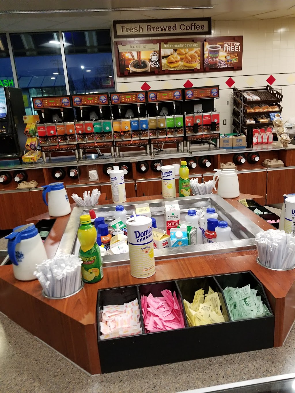 Royal Farms | meal takeaway | 1915 Belair Rd, Fallston, MD 21047, USA | 4106980121 OR +1 410-698-0121