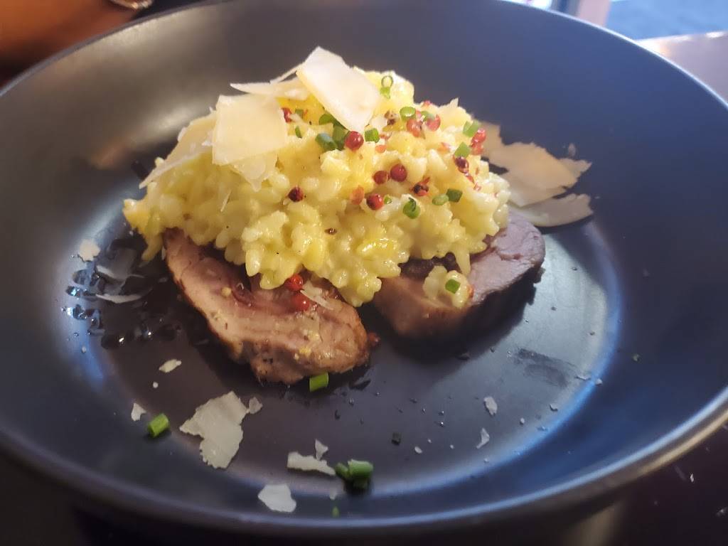 VINIA Wine & Kitchen | restaurant | 444 W New England Ave #119, Winter Park, FL 32789, USA | 4079257485 OR +1 407-925-7485