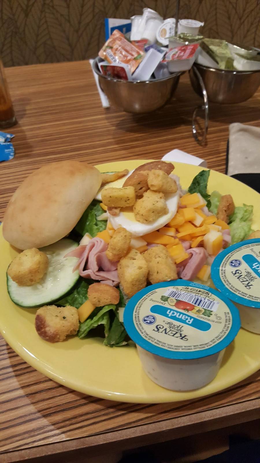 Currents Restaurant | restaurant | 5734 Sturgeon Lake Rd, Welch, MN 55089, USA | 8002227077 OR +1 800-222-7077