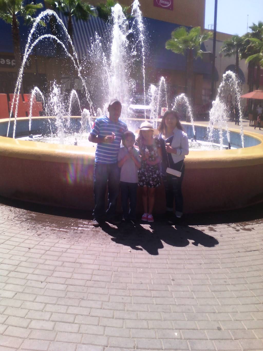 Hamburguesas y Hot Dogs El Kiko | restaurant | Avenidia Sánchez Taboada 9447, Sanchez Taboada Produtsa, 22185 Tijuana, B.C., Mexico | 0446641152471 OR +52 1 664 115 2471