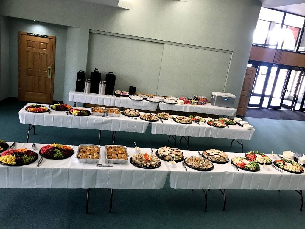 Queensview Café | restaurant | located at back of building, 2650 Queensview Dr Unit 170, Ottawa, ON K2B 8H6, Canada | 8733544210 OR +1 873-354-4210