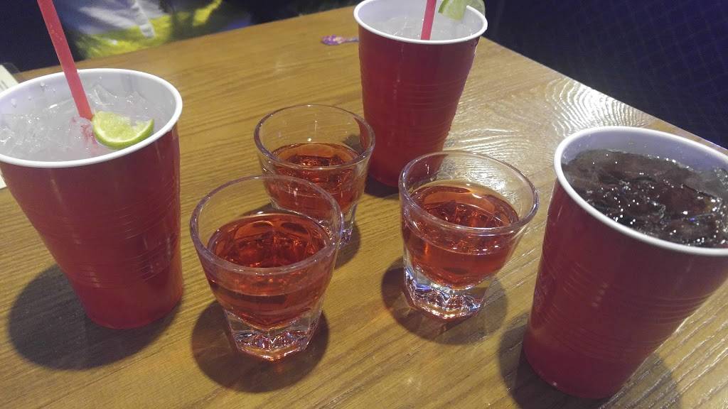 W.T. Shortys Sports Grill | restaurant | 990 S Oneida St, Denver, CO 80224, USA | 3033882883 OR +1 303-388-2883