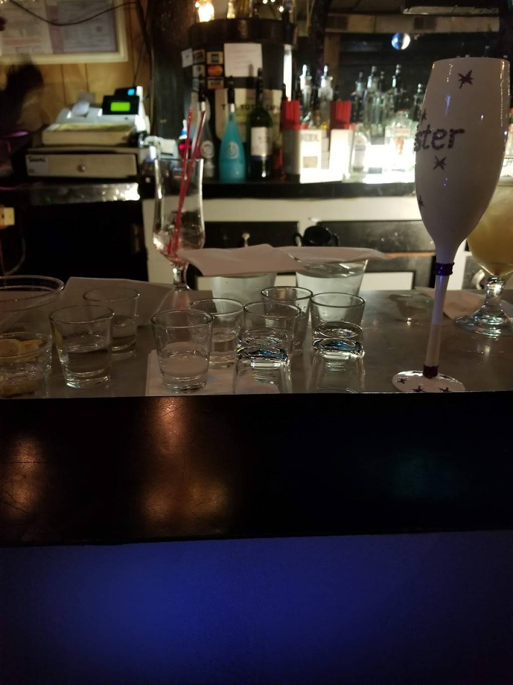 Bankos Lounge | restaurant | 14168 Wyoming Ave, Detroit, MI 48238, USA | 3134912188 OR +1 313-491-2188