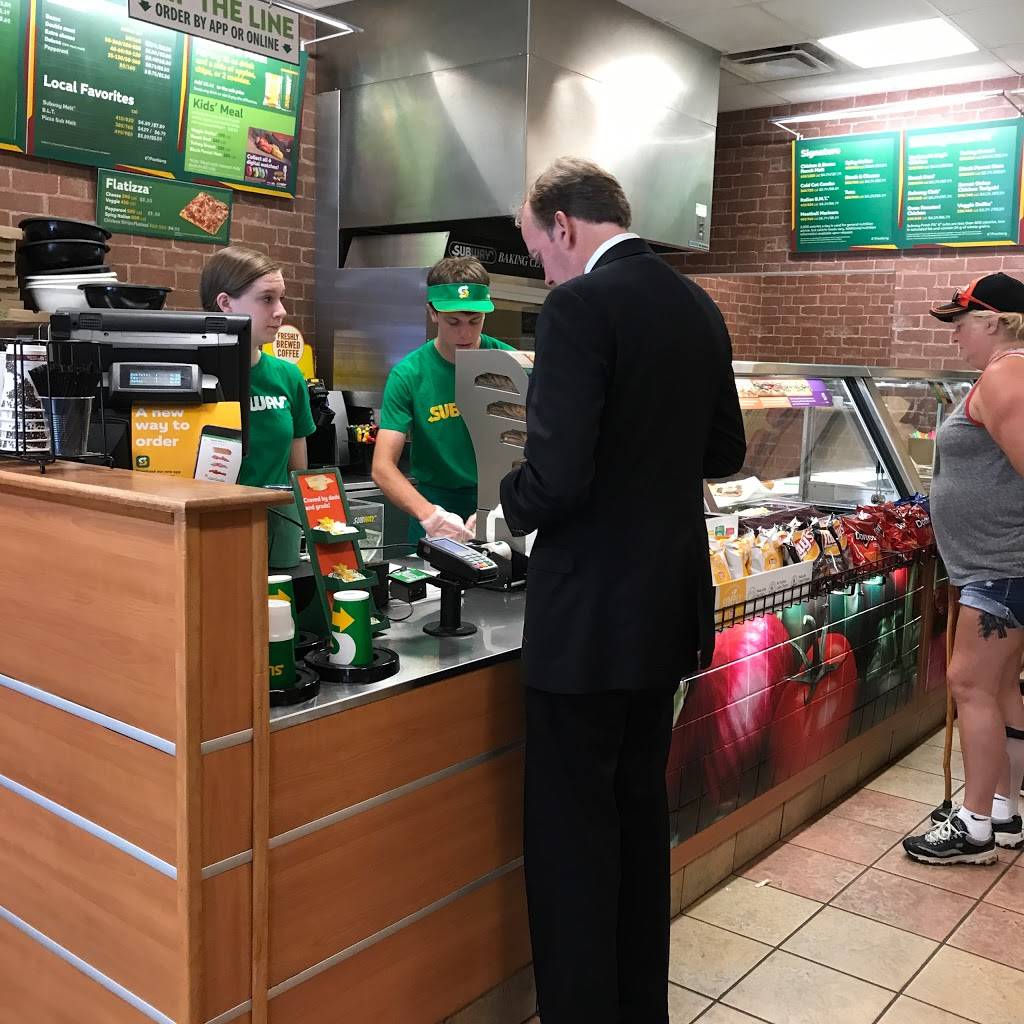 Subway | restaurant | 156 Magnolia St, Spartanburg, SC 29306, USA | 8645850133 OR +1 864-585-0133