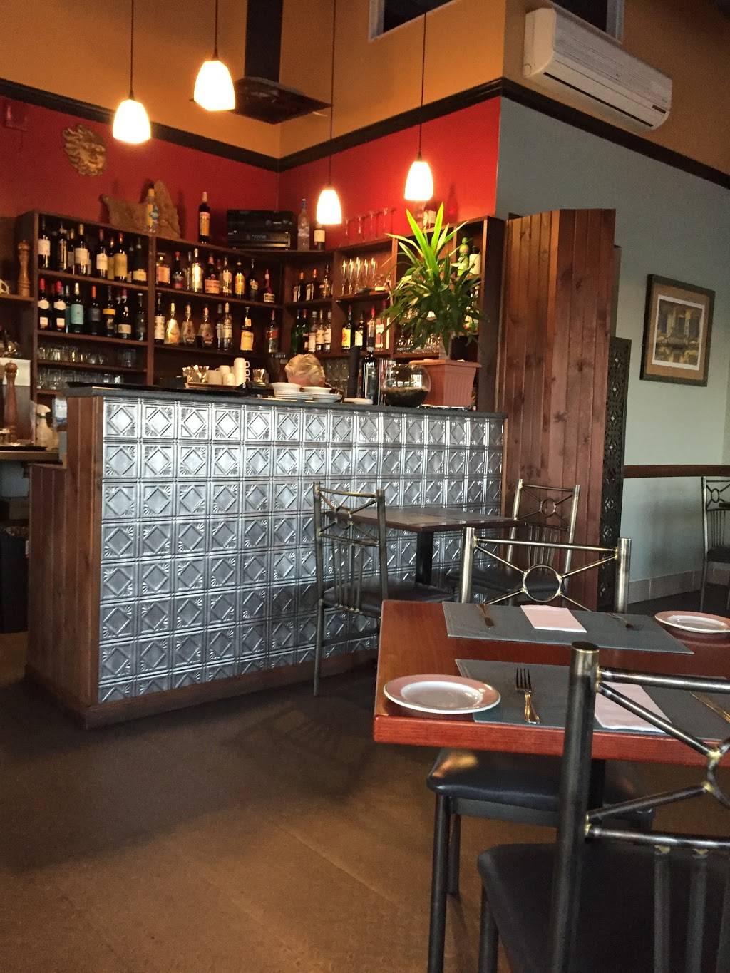 Alfredos Ristorante | restaurant | 1 Church St, Keswick, ON L4P 3E9, Canada | 9054763030 OR +1 905-476-3030