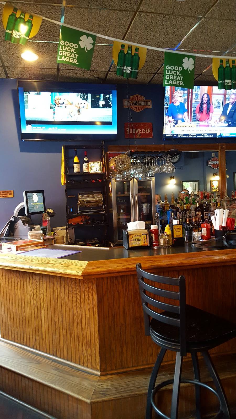 Gilhulys on 61 | restaurant | 5 Lake St, Berlin Heights, OH 44814, USA | 4195883333 OR +1 419-588-3333