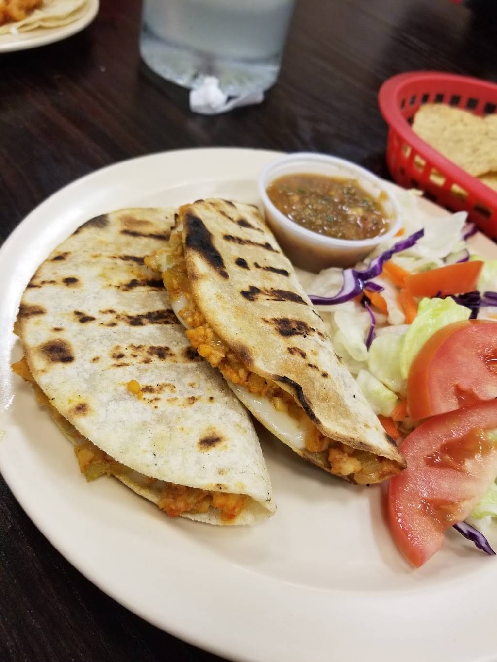 Mariscos El Viejon | restaurant | 11120 Atlantic Ave, Lynwood, CA 90262, USA | 3108855584 OR +1 310-885-5584