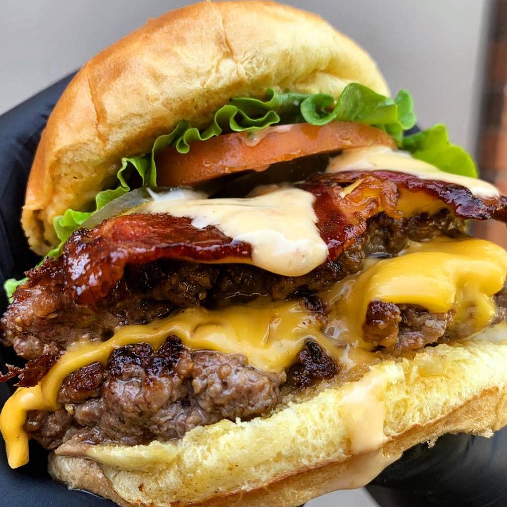 Top Gun Burger | restaurant | 16 Vogell Rd Unit 3, Richmond Hill, ON L4B 3K4, Canada | 9052377777 OR +1 905-237-7777