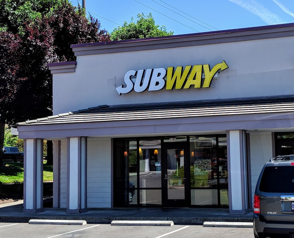 Subway (N Phoenix Rd) | restaurant | 950 N Phoenix Rd, Medford, OR 97504, USA | 5417796579 OR +1 541-779-6579