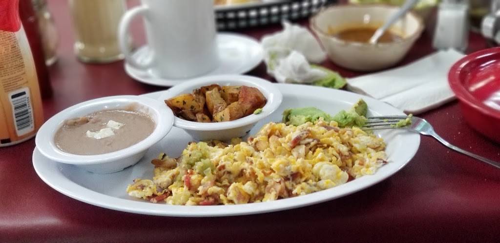 Menudería Guadalajara PACÍFICO | restaurant | calle pacifico, parque industrial pacifico III, parque, Industrial Pacifico, 22643 Tijuana, B.C., Mexico | 016642076303 OR +52 664 207 6303