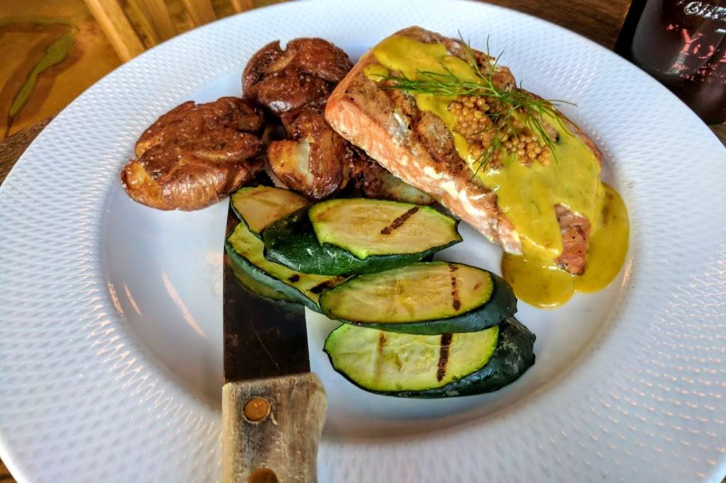 Jolly Roger Taproom | restaurant | 1111 NW Ballard Way, Seattle, WA 98107, USA | 2067826181 OR +1 206-782-6181