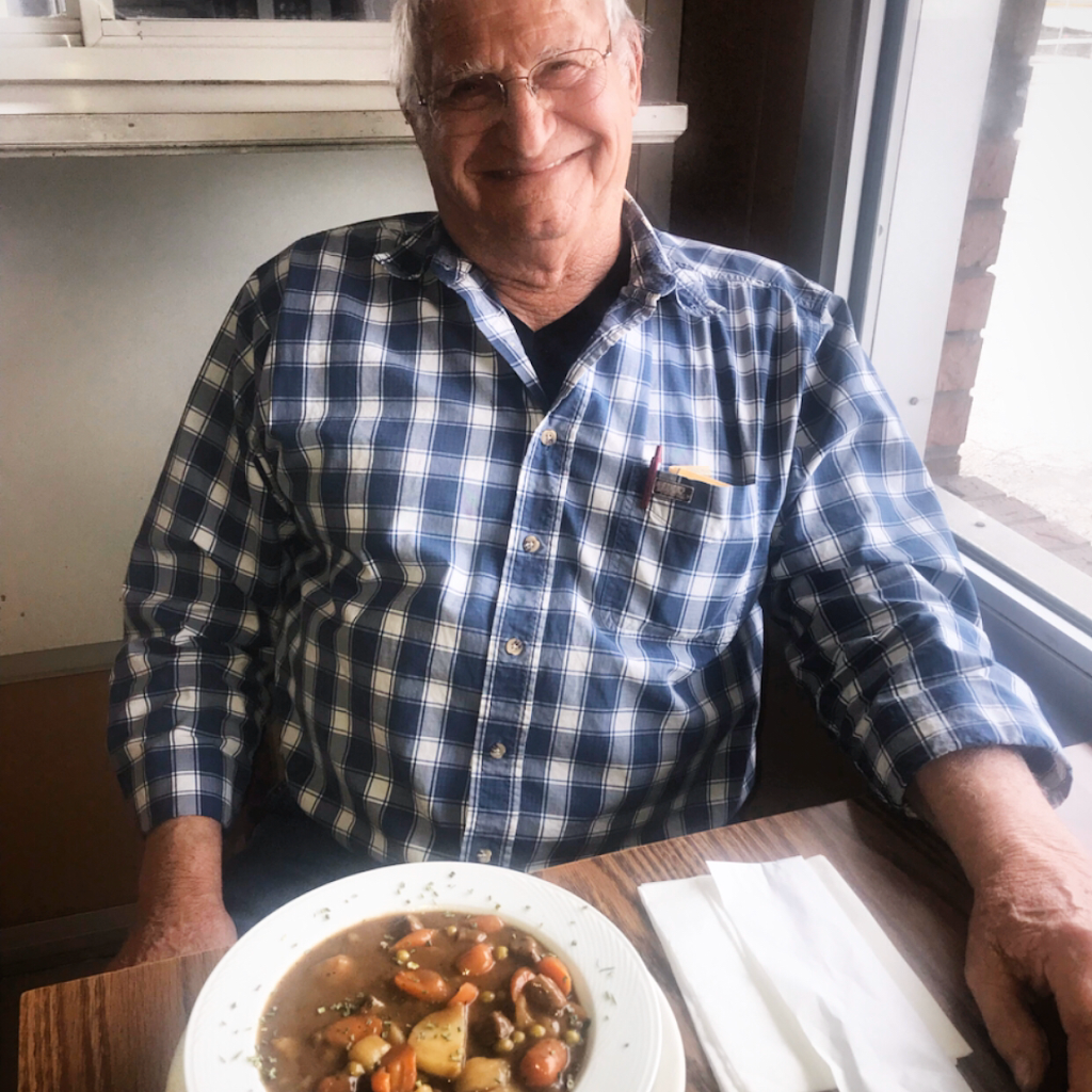 Country Inn Cafe & Motel | cafe | 536 Veterans Memorial Dr, Livingston, IL 62058, USA | 6186372600 OR +1 618-637-2600