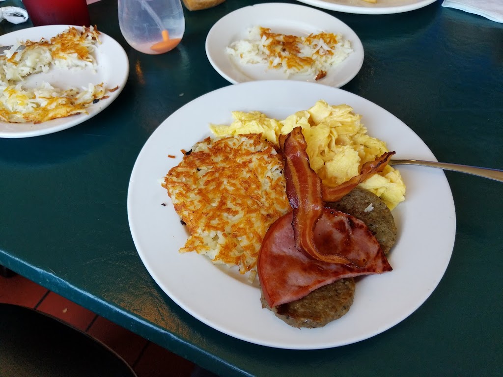 CJS Kitchen & Grille | restaurant | 2100 W Garden St, Pensacola, FL 32502, USA | 8504359543 OR +1 850-435-9543