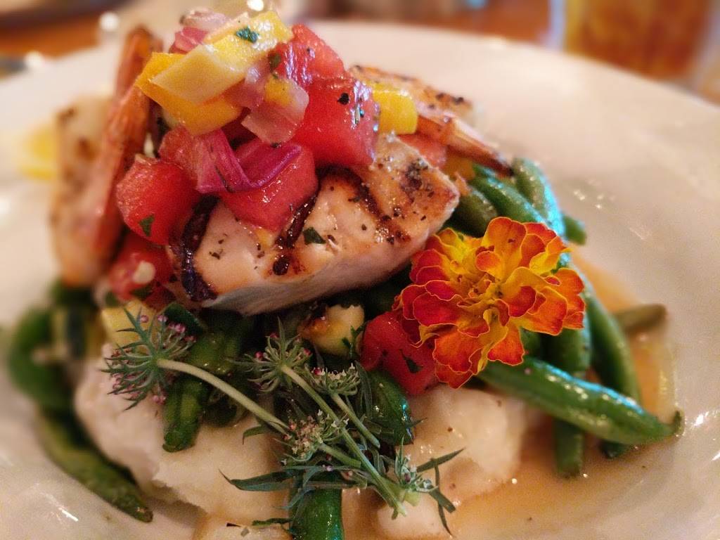 Chez Zee American Bistro | restaurant | 5406 Balcones Dr, Austin, TX 78731, USA | 5124542666 OR +1 512-454-2666