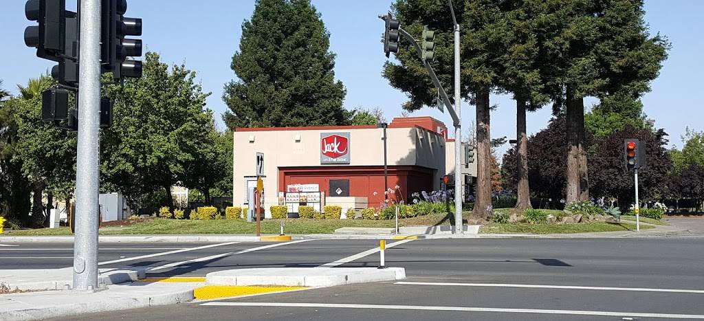 Jack in the Box | restaurant | 1401 N McDowell Blvd, Petaluma, CA 94954, USA | 7076641021 OR +1 707-664-1021