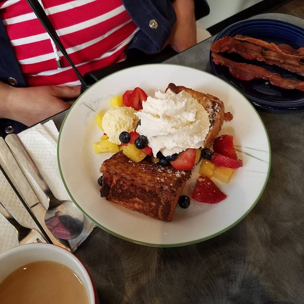 Mamies Cafe & Homemade | restaurant | 110 E Allegheny St, Martinsburg, PA 16662, USA | 8147939122 OR +1 814-793-9122