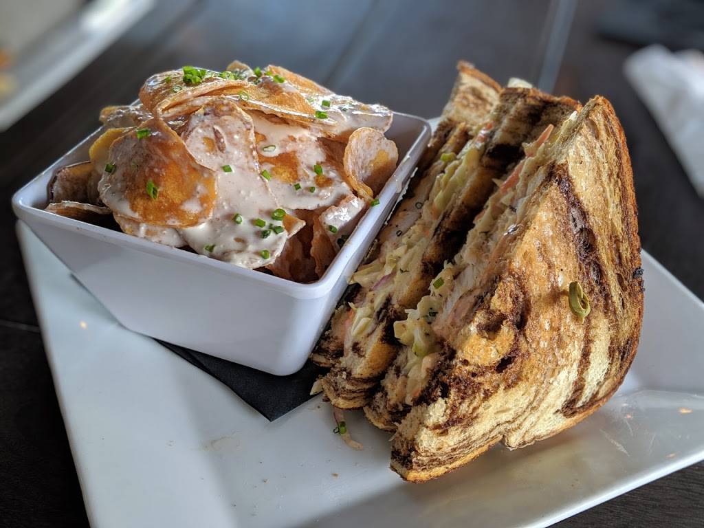 The Crooked Spoon Gastropub | restaurant | 200 Citrus Tower Blvd, Clermont, FL 34711, USA | 3524047808 OR +1 352-404-7808