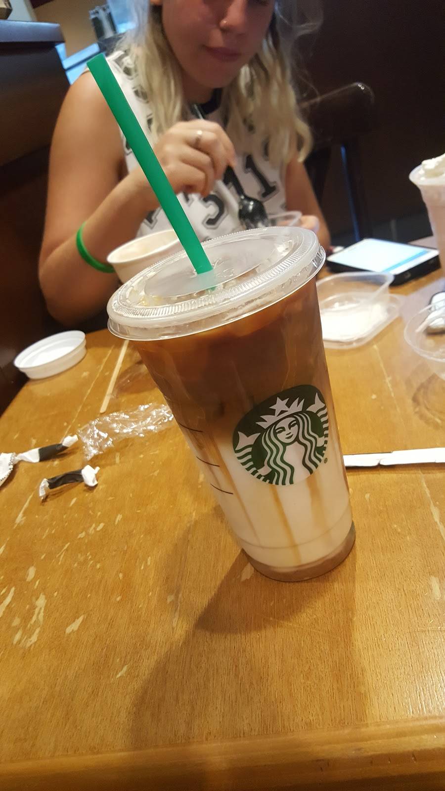 Starbucks | cafe | 10 Huntington Road, Athens, GA 30606, USA | 7063536632 OR +1 706-353-6632