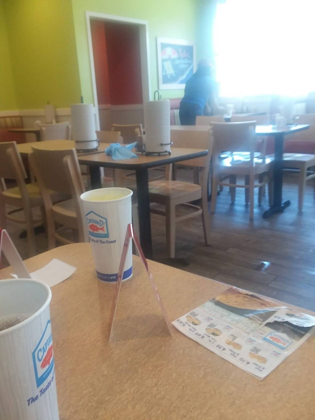 Captain Ds | restaurant | 6111 Goodman Rd, Olive Branch, MS 38654, USA | 6628905537 OR +1 662-890-5537