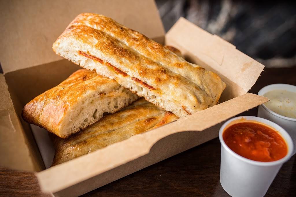 Longacre Chicago | restaurant | Pizza Box 1309 West Wilson Avenue, Dining Room & Garden 1303 West Wilson Avenue, Chicago, IL 60640, USA | 7732937413 OR +1 773-293-7413