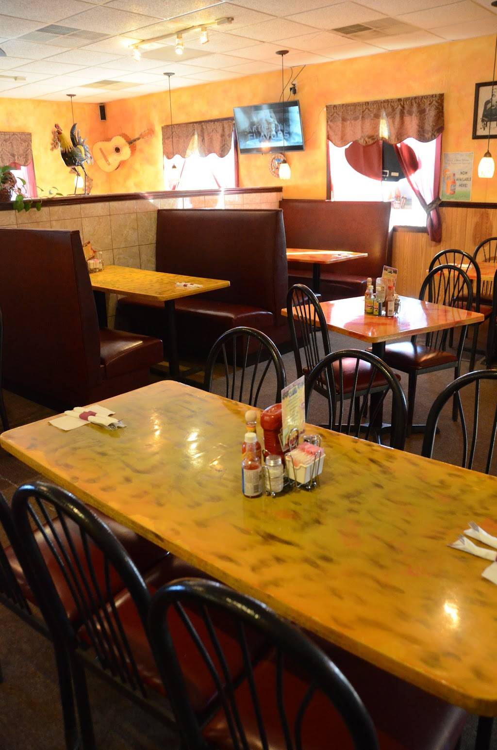 Super Taco Express Authentic Mexican Cuisine | restaurant | 104 1st Ave, Coralville, IA 52241, USA | 3193540444 OR +1 319-354-0444