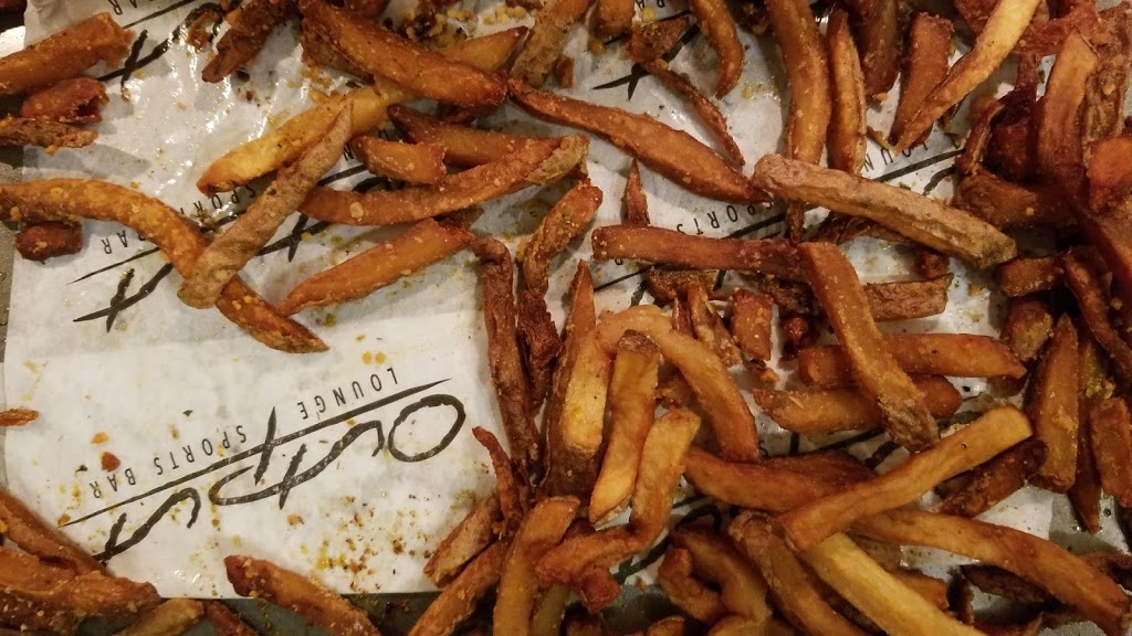 Output lounge | restaurant | 3720 N Clark St, Chicago, IL 60613, USA | 7736878658 OR +1 773-687-8658