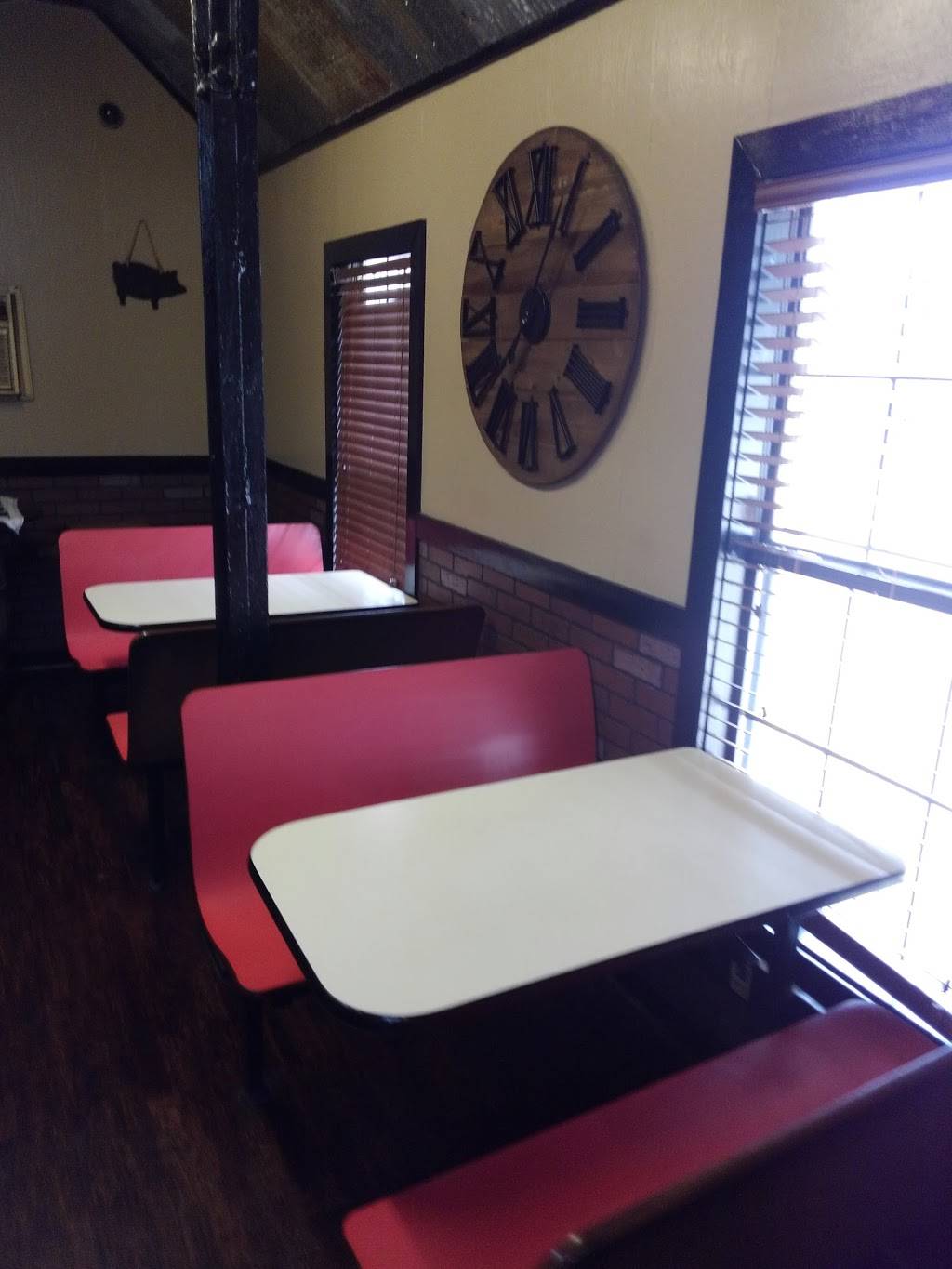 Smokey Ts | restaurant | 404 7th St N, Clanton, AL 35045, USA | 2052803133 OR +1 205-280-3133