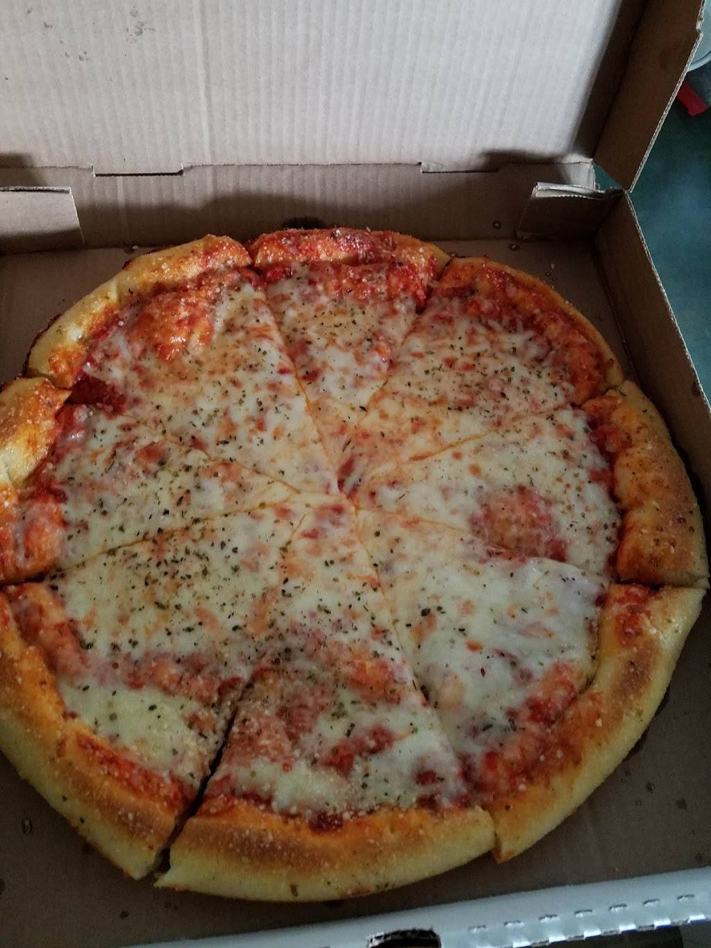 Pizza On The Bay | restaurant | 6400 Main St, Caseville, MI 48725, USA | 9898562242 OR +1 989-856-2242