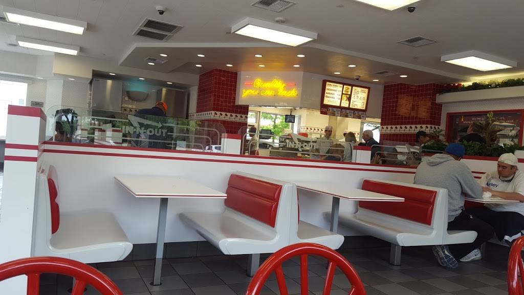 In-N-Out Burger | restaurant | 3701 S Lamar Blvd, Austin, TX 78704, USA | 8007861000 OR +1 800-786-1000