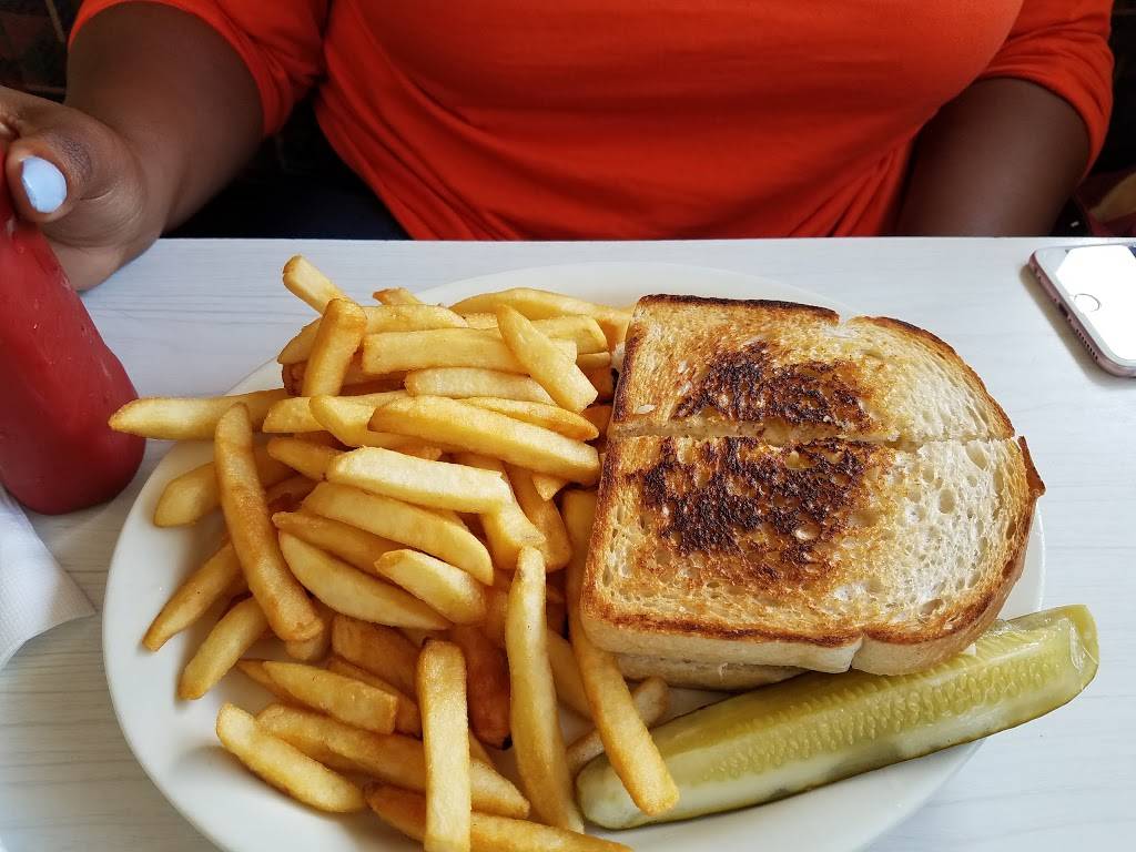 Ham Palace | restaurant | 4700 E Davison St, Detroit, MI 48212, USA | 3133685481 OR +1 313-368-5481