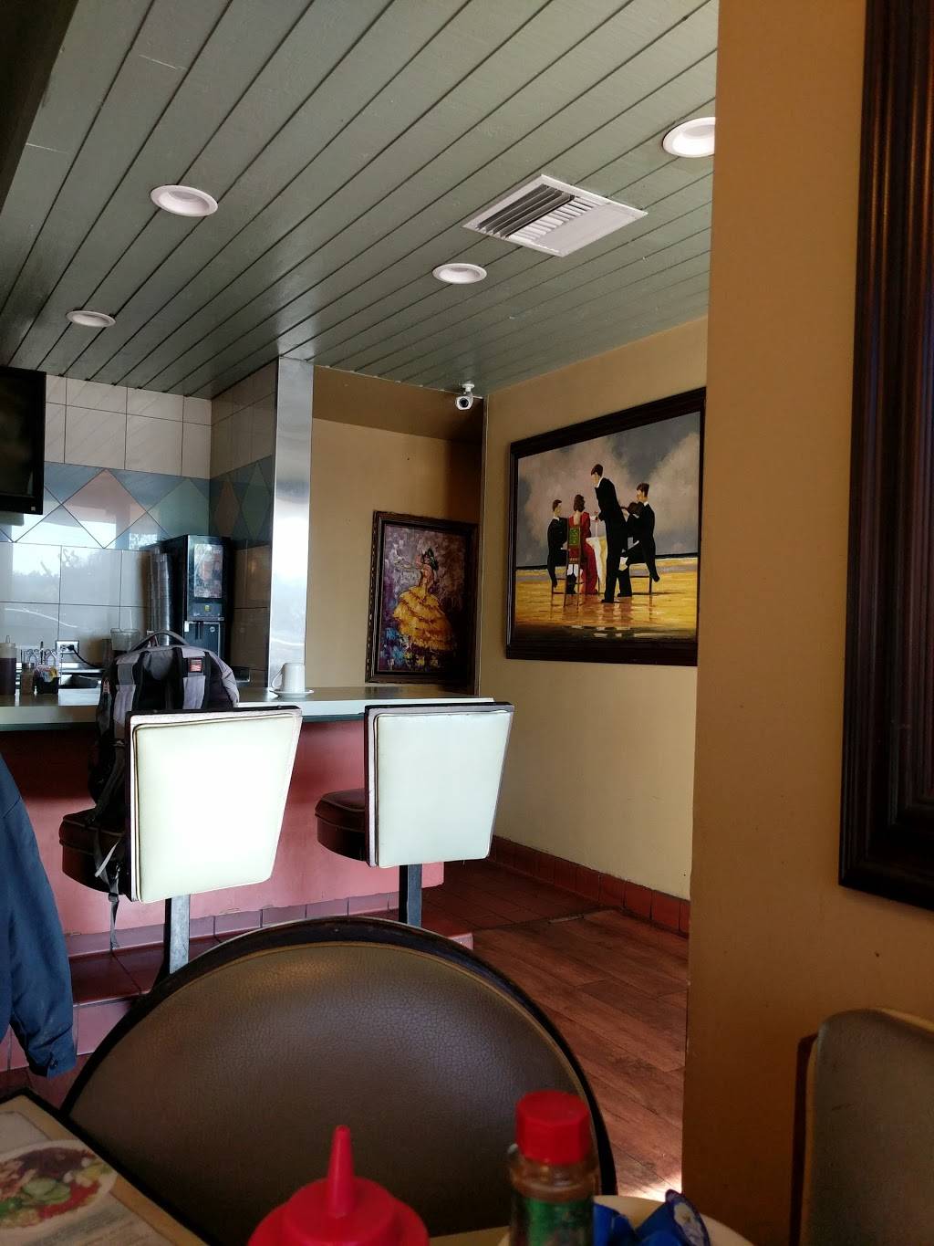 Huffs Family Restaurant | restaurant | 8105 E Wardlow Rd, Long Beach, CA 90808, USA | 5625983373 OR +1 562-598-3373