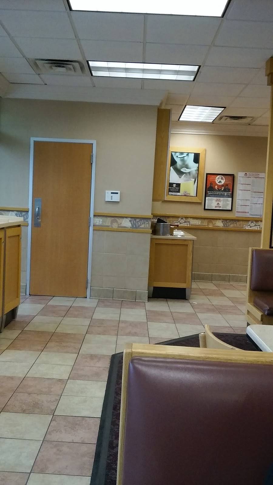 Wendys | restaurant | 2190 Orchard Lake Rd, Sylvan Lake, MI 48320, USA | 2486816408 OR +1 248-681-6408