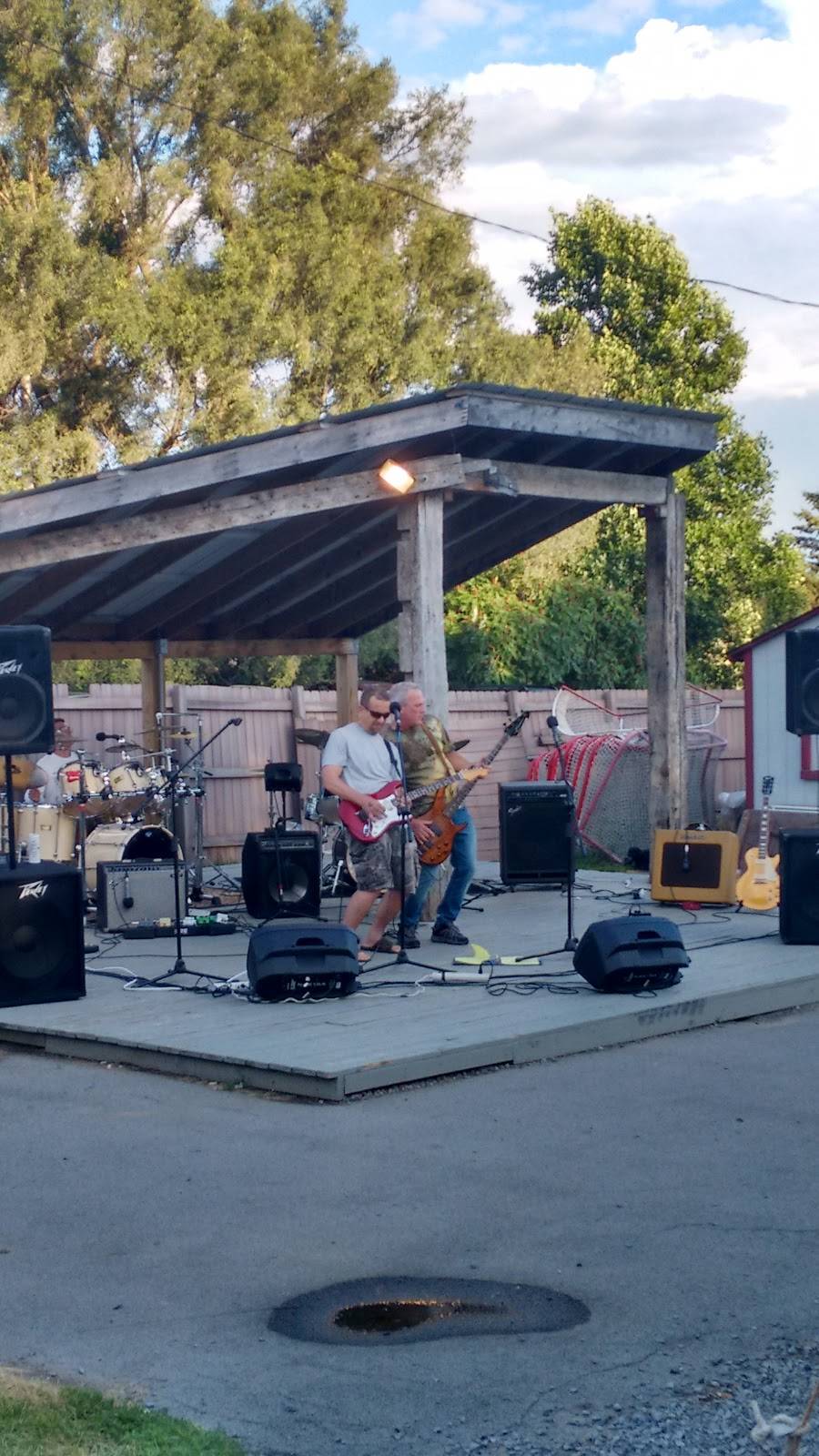 Angry Buffalo @ The Rose Garden | restaurant | 2753 Wehrle Dr, Williamsville, NY 14221, USA | 7166329871 OR +1 716-632-9871