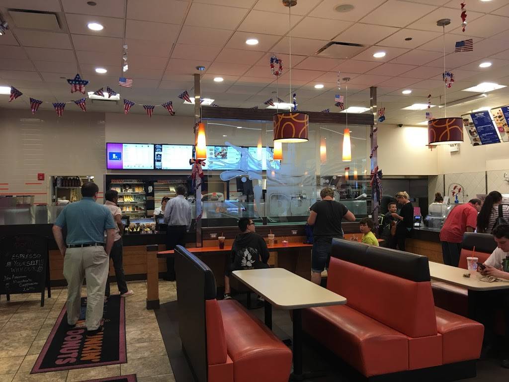 Dunkin | bakery | 71 E Monroe St, Chicago, IL 60603, USA | 3123501159 OR +1 312-350-1159