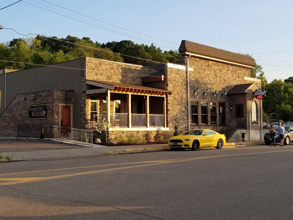 Luckys 13 Pub | restaurant | 1352 Sibley Memorial Hwy, Mendota, MN 55150, USA | 6514521311 OR +1 651-452-1311