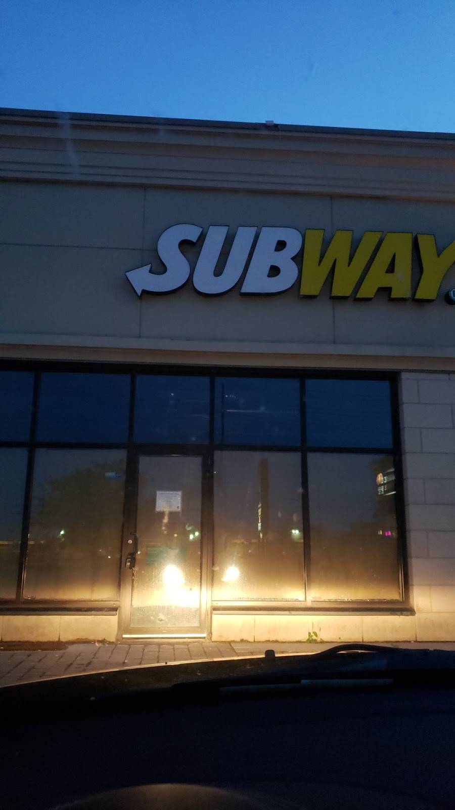 Subway Burlington | restaurant | 728 Burloak Dr, Burlington, ON L7L 0B1, Canada | 9053331138 OR +1 905-333-1138