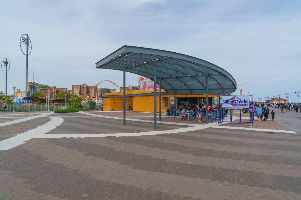 White Castle Express | restaurant | 1000 Surf Ave, Brooklyn, NY 11224, USA | 8008432728 OR +1 800-843-2728