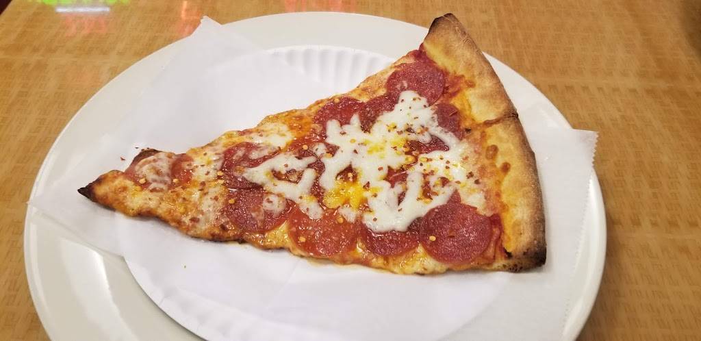 Venezia Pizzeria & Restaurant | restaurant | 3338 Hillside Avenue, New Hyde Park, NY 11040, USA | 5167439511 OR +1 516-743-9511