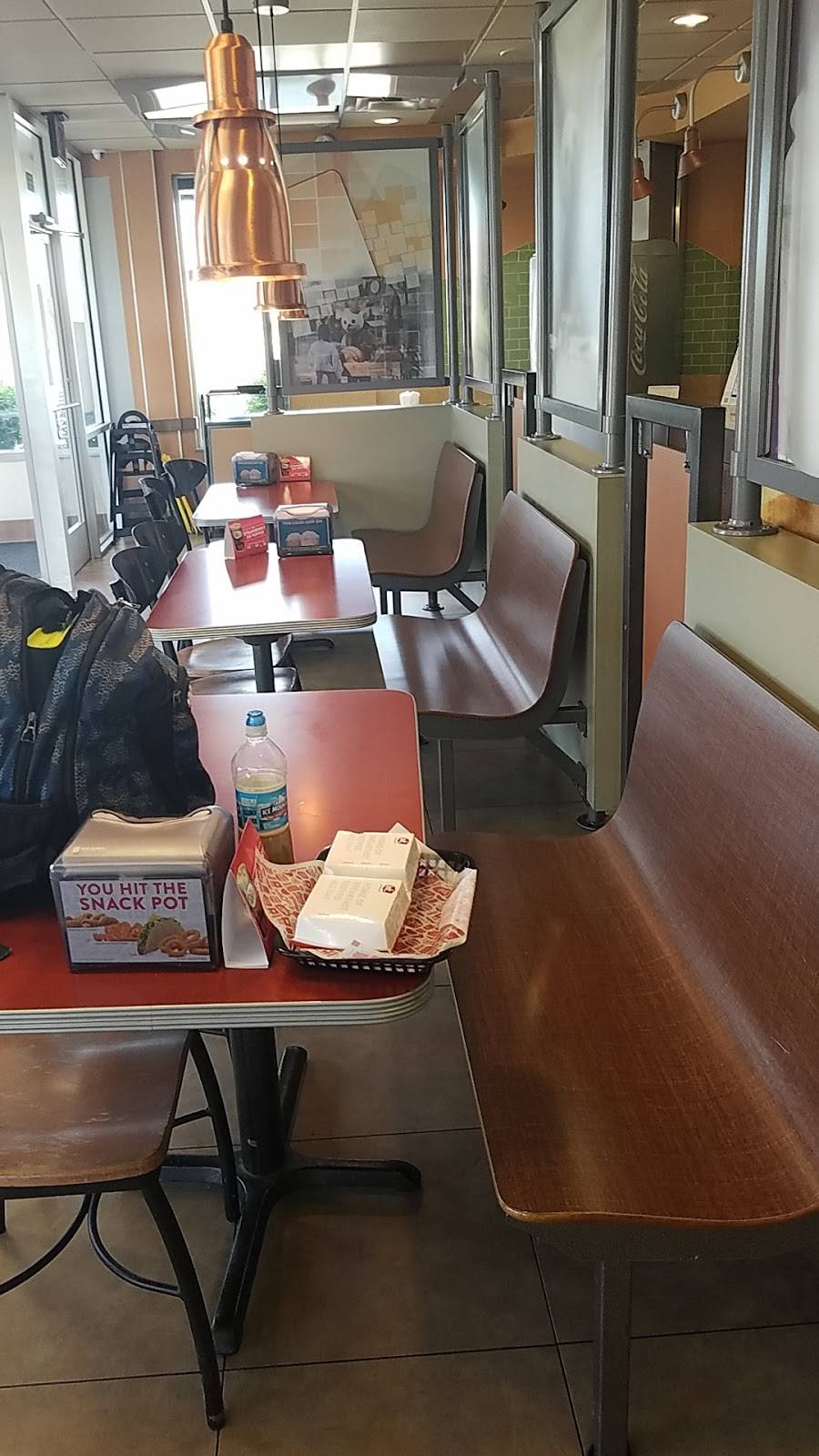 Jack in the Box | restaurant | 459 Hawk Ridge Trail, Lake St Louis, MO 63367, USA | 6366251993 OR +1 636-625-1993