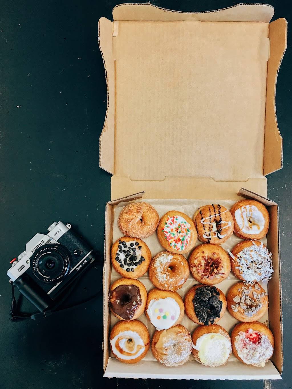 DaVincis Donuts | cafe | 3393 Peachtree Rd, Atlanta, GA 30326, USA | 6788971865 OR +1 678-897-1865