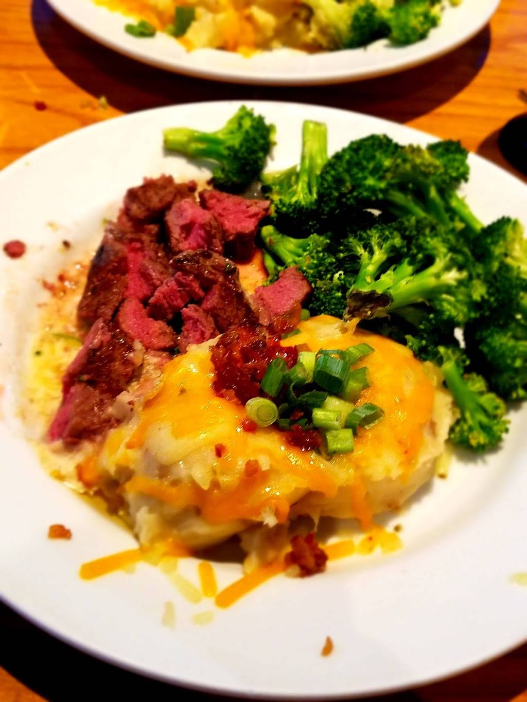 Chilis Grill & Bar | restaurant | 1700 Miles Rd SE, Albuquerque, NM 87106, USA | 5052471543 OR +1 505-247-1543