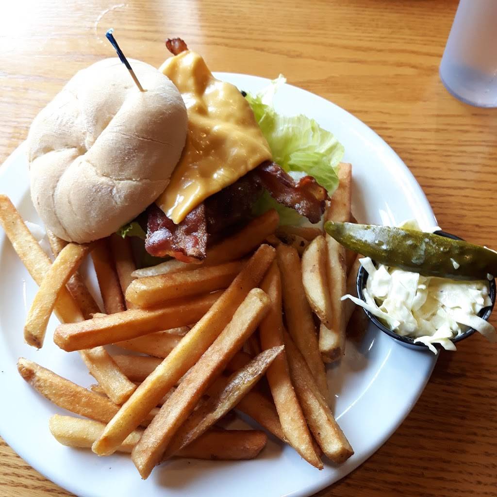 Petes Pad Restaurant & Sports Bar | restaurant | 609 Clarke Rd Unit 1, London, ON N5V 4C1, Canada | 5194572222 OR +1 519-457-2222