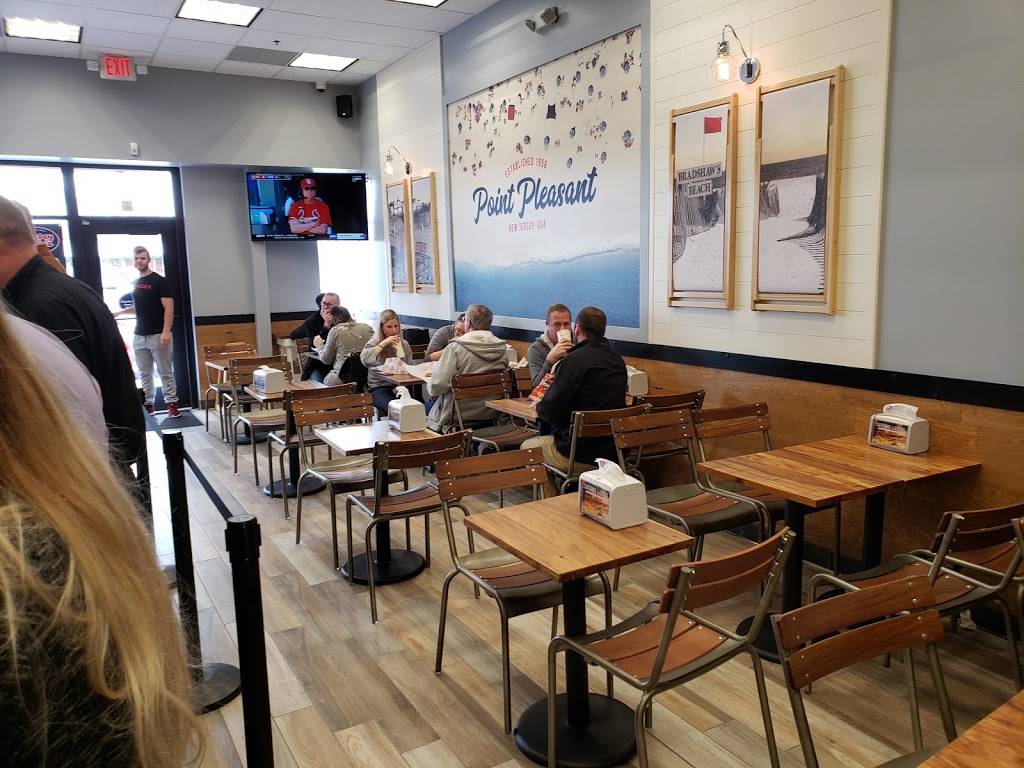 Jersey Mikes Subs | meal takeaway | 2564 N Greenwich Rd Suite 550, Wichita, KS 67226, USA | 3163643777 OR +1 316-364-3777