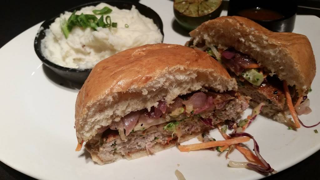 Redstone American Grill | restaurant | 13 Lincoln Center, Oakbrook Terrace, IL 60181, USA | 6302680313 OR +1 630-268-0313