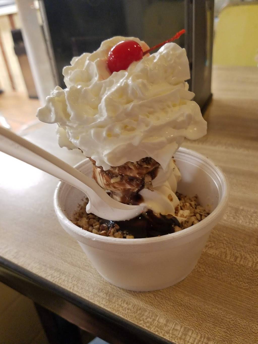 Frosty Drive N | restaurant | 1002 Fort Worth Dr, Denton, TX 76205, USA | 9403875449 OR +1 940-387-5449