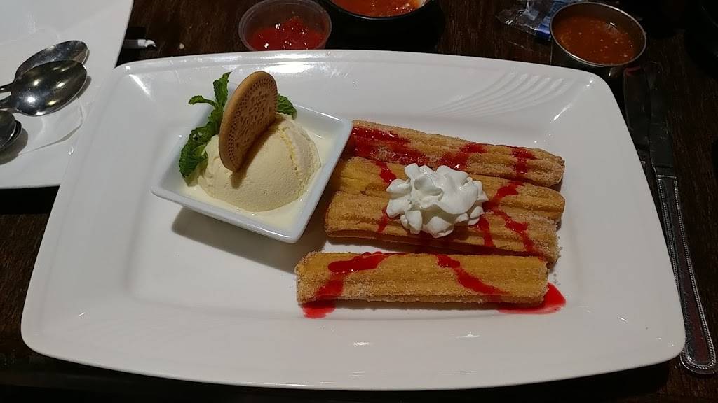 La Cocina de Mama | restaurant | 2809 N Hurstbourne Pkwy, Louisville, KY 40223, USA | 5028223506 OR +1 502-822-3506