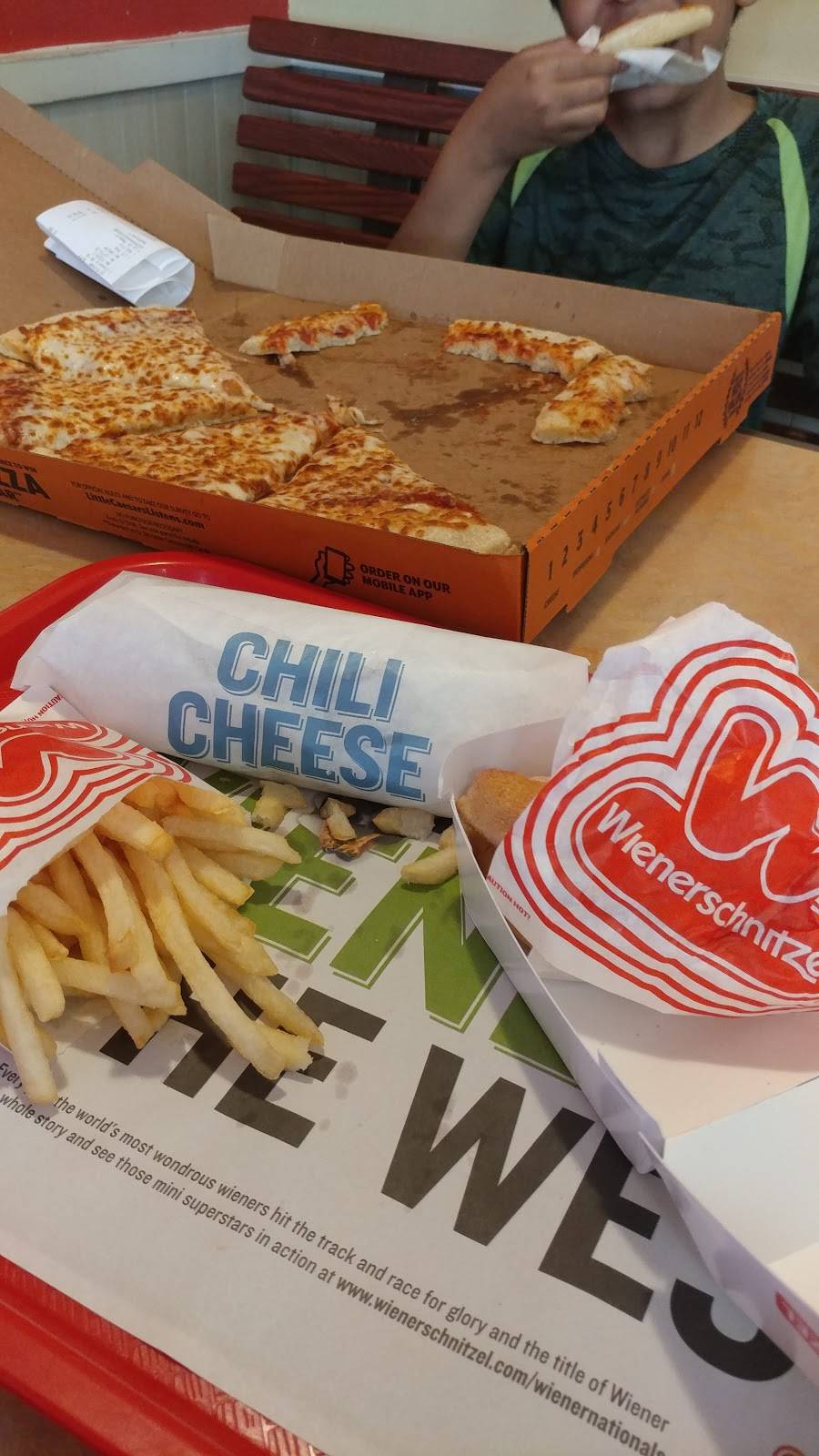 Wienerschnitzel | restaurant | 7373 N Blackstone Ave, Fresno, CA 93650, USA | 5594328429 OR +1 559-432-8429