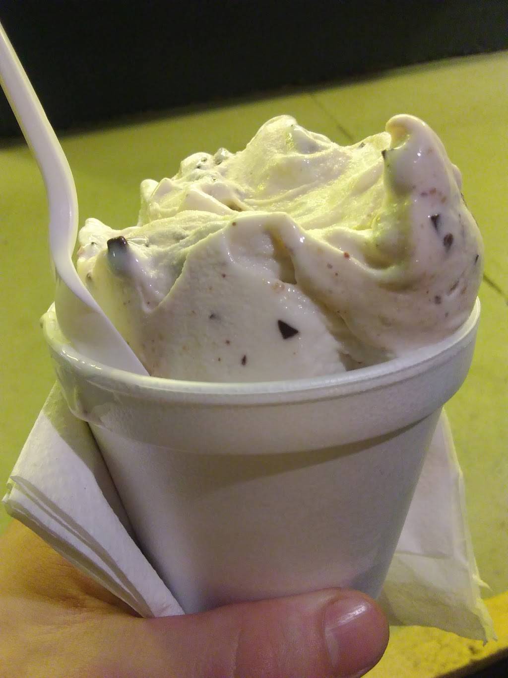 New Baltimore Ice Cream | restaurant | 2939-3271 Edison St NW, Uniontown, OH 44685, USA | 3308521475 OR +1 330-852-1475