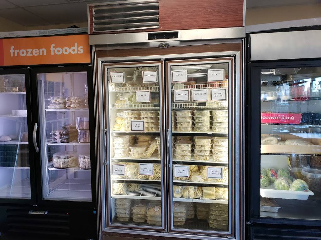 Ippolito Italian Deli | restaurant | 14100 Walsingham Rd, Largo, FL 33774, USA | 7275931037 OR +1 727-593-1037